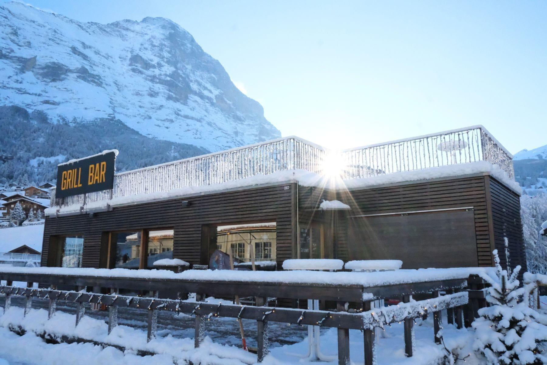 Bar/Salón Eiger Lodge Easy