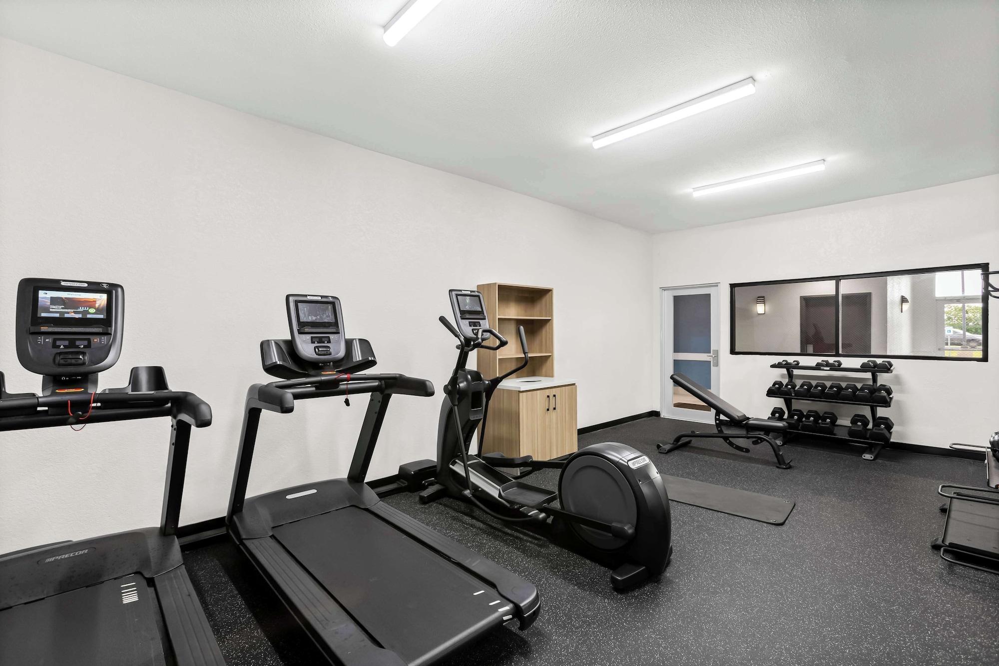 Gimnasio Sonesta Essential La Porte