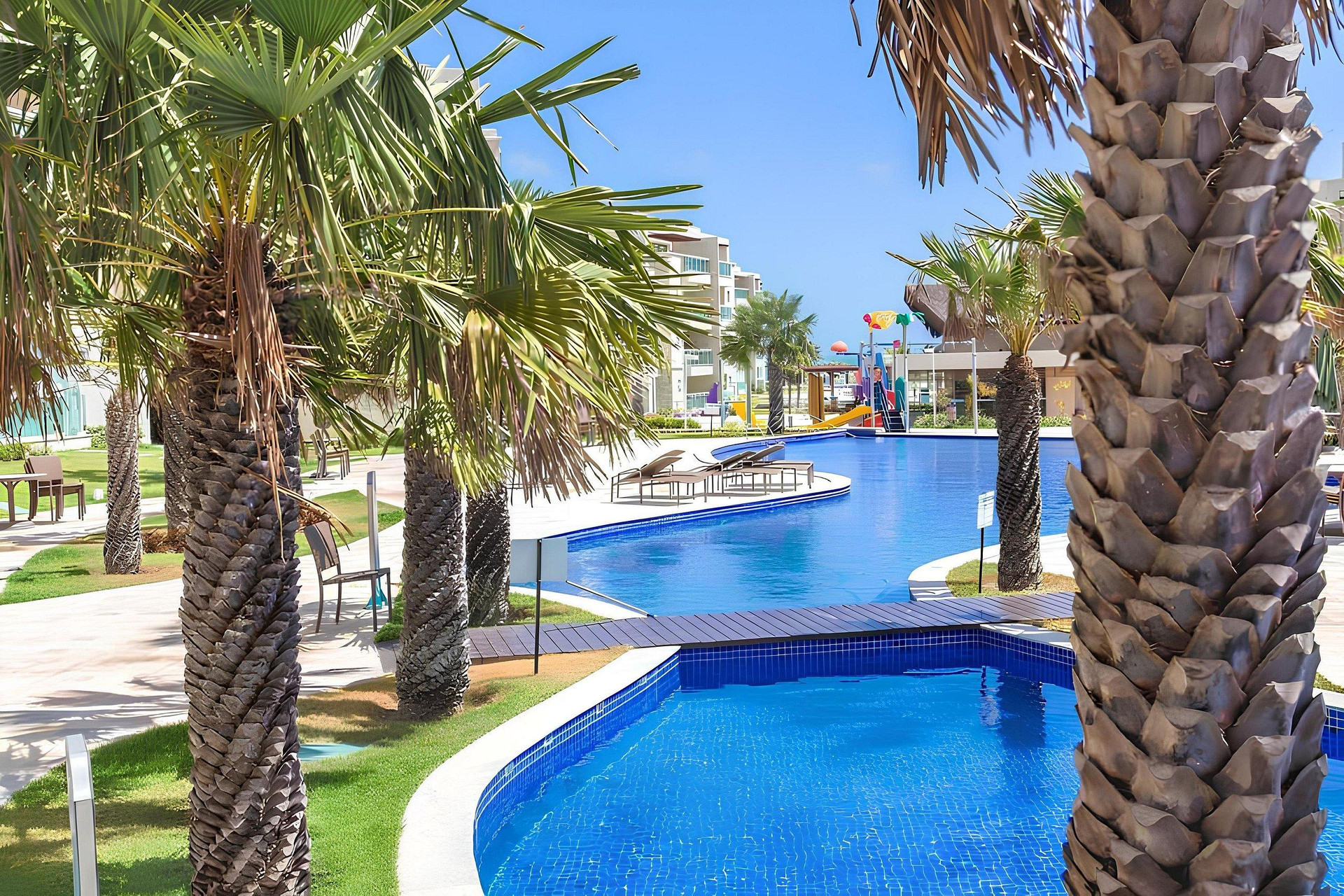 Vista Piscina Aconchegante Apartamento com Vista Mar em Aquiraz Riviera - Beach Place