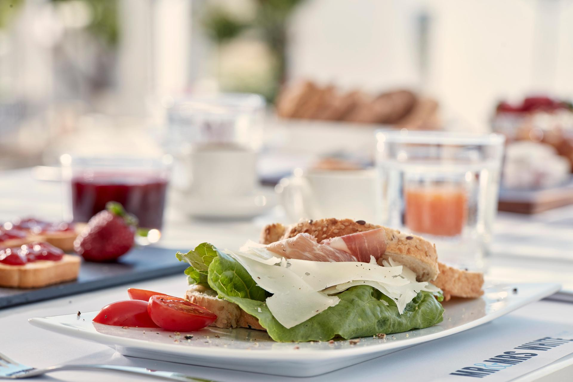 Restaurant Mr & Mrs White Paros
