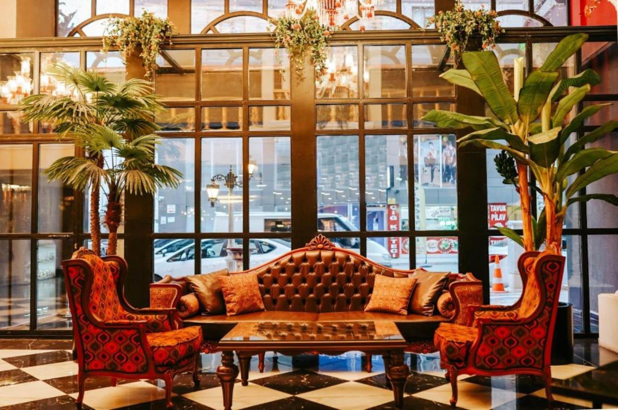Vista Lobby Elite World Nest Van