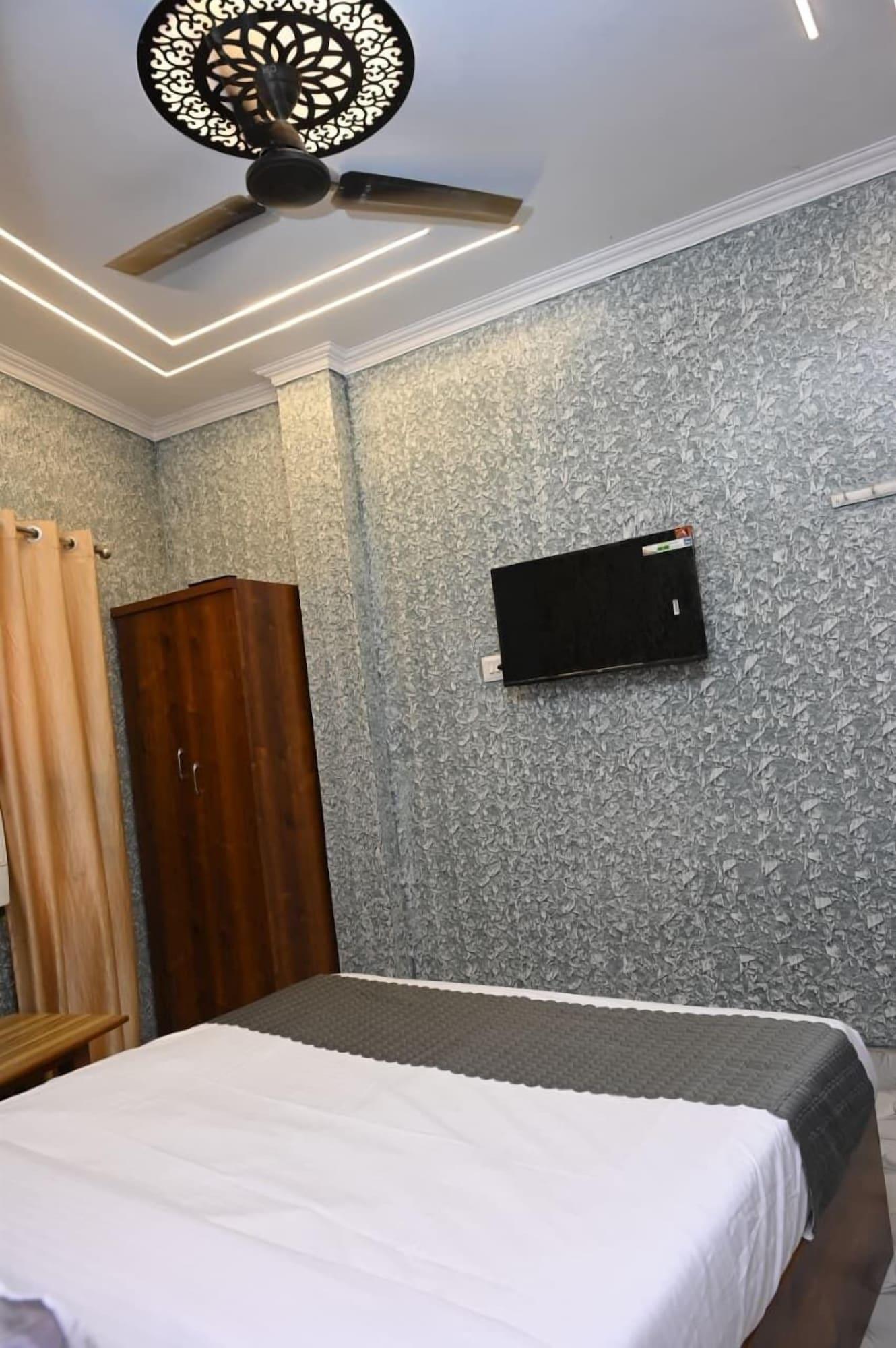 Quarto Sawaria Residency