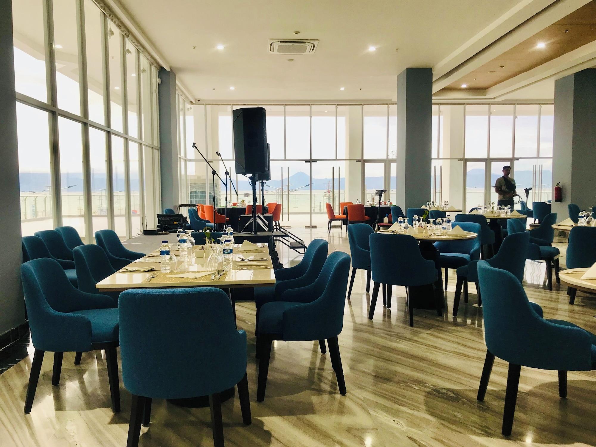 Bar/Salón Labersa Hotel & Convention Center Samosir