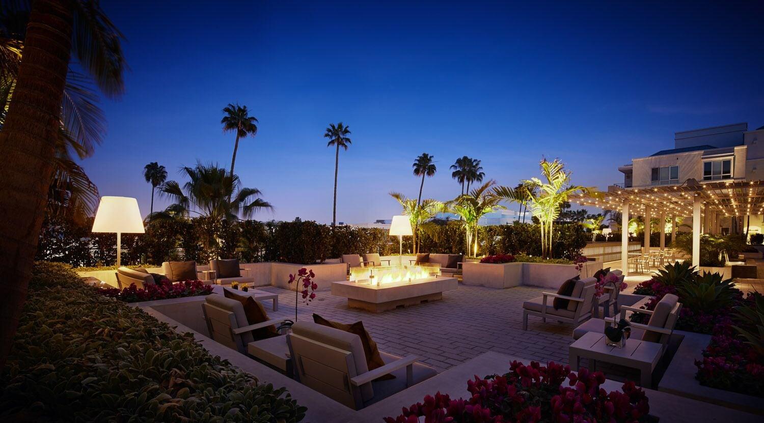 Vista Piscina AKA Beverly Hills