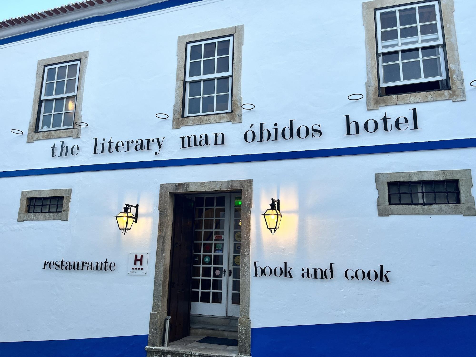 Vista Exterior The Literary Man