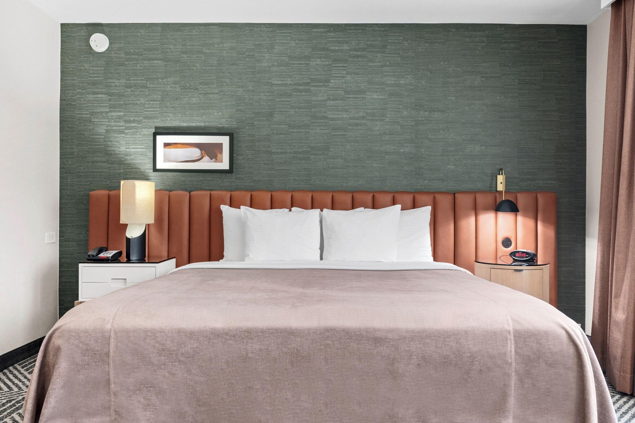 Varios Royal Palace Westwood