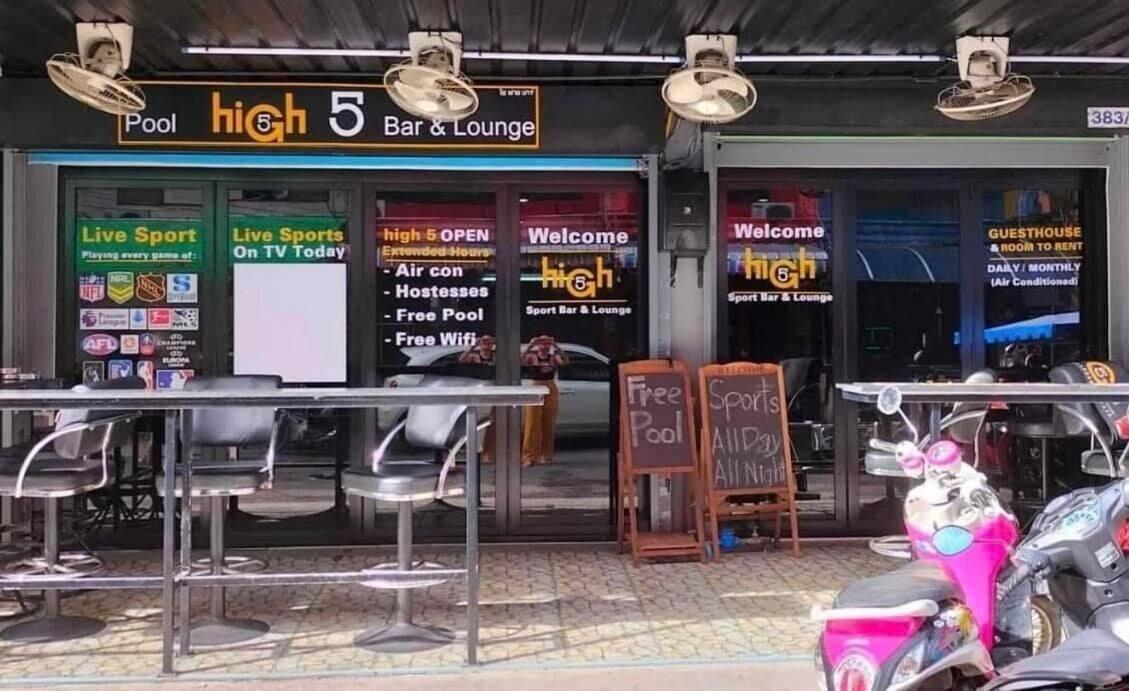 Varios High5 Guesthouse