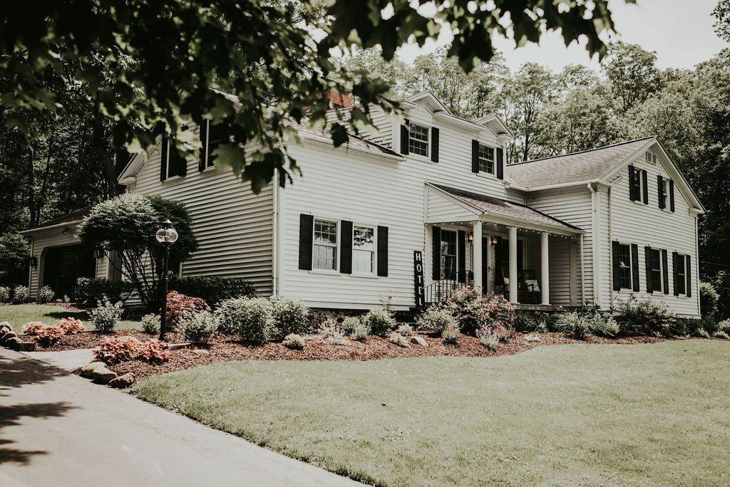 Vista Exterior The Bond 1835