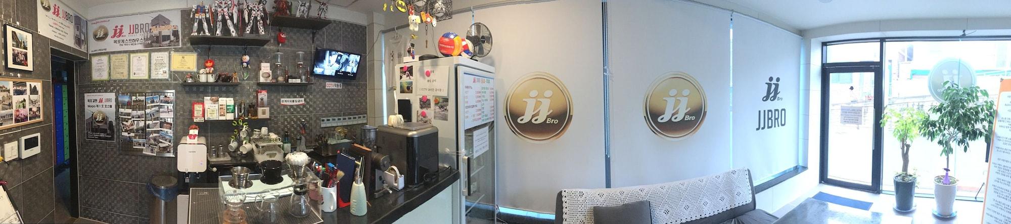 Bar/Salón JJBro Hostel Guest House