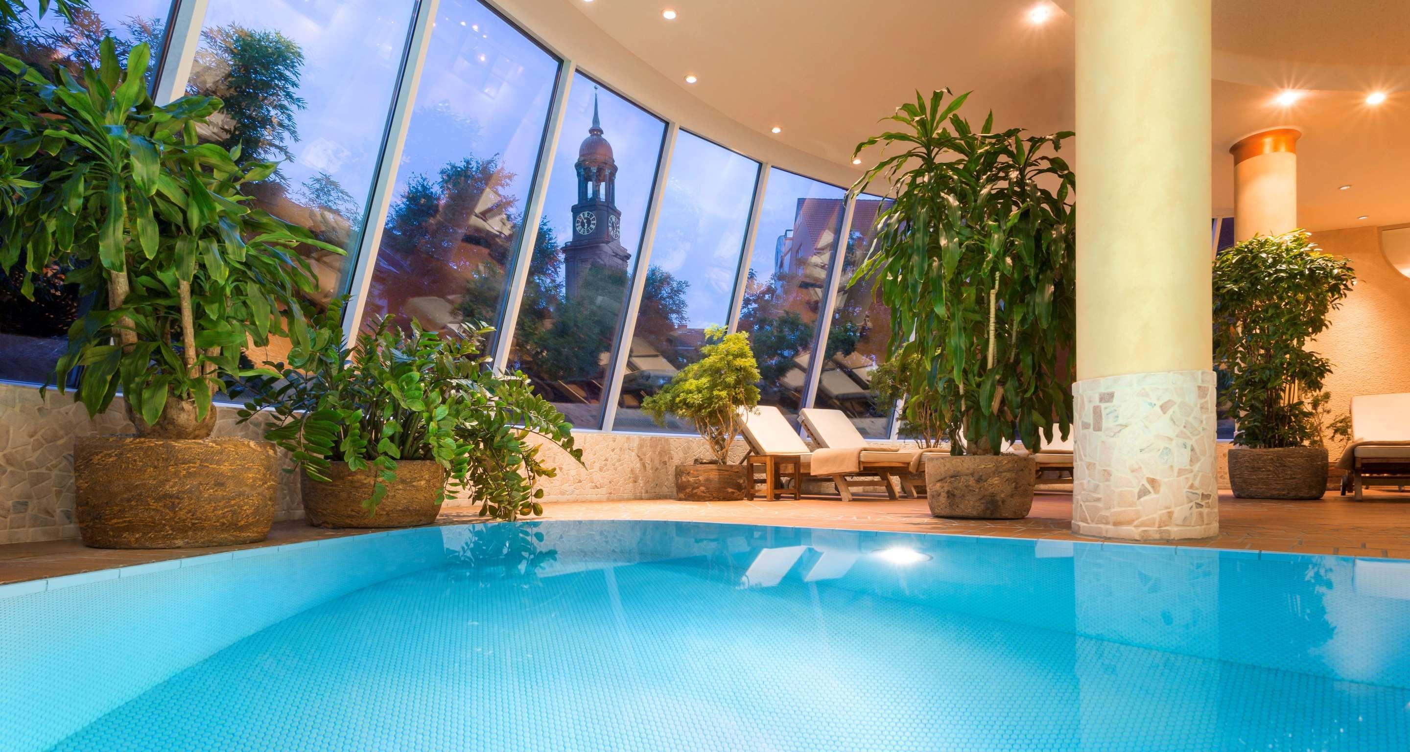 Vista Piscina THE MADISON Hotel Hamburg