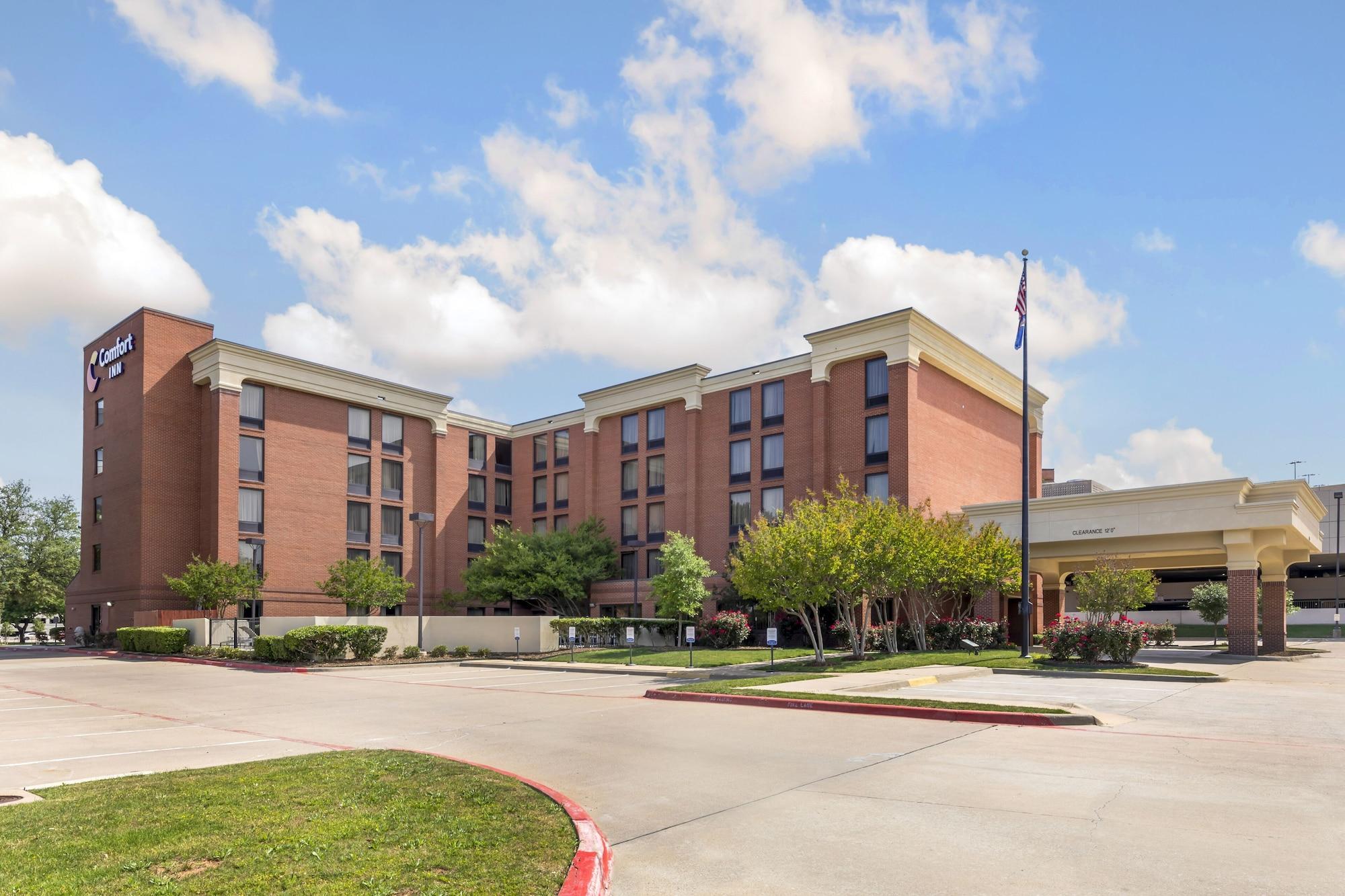 Vista Exterior Comfort Inn Plano-Dallas
