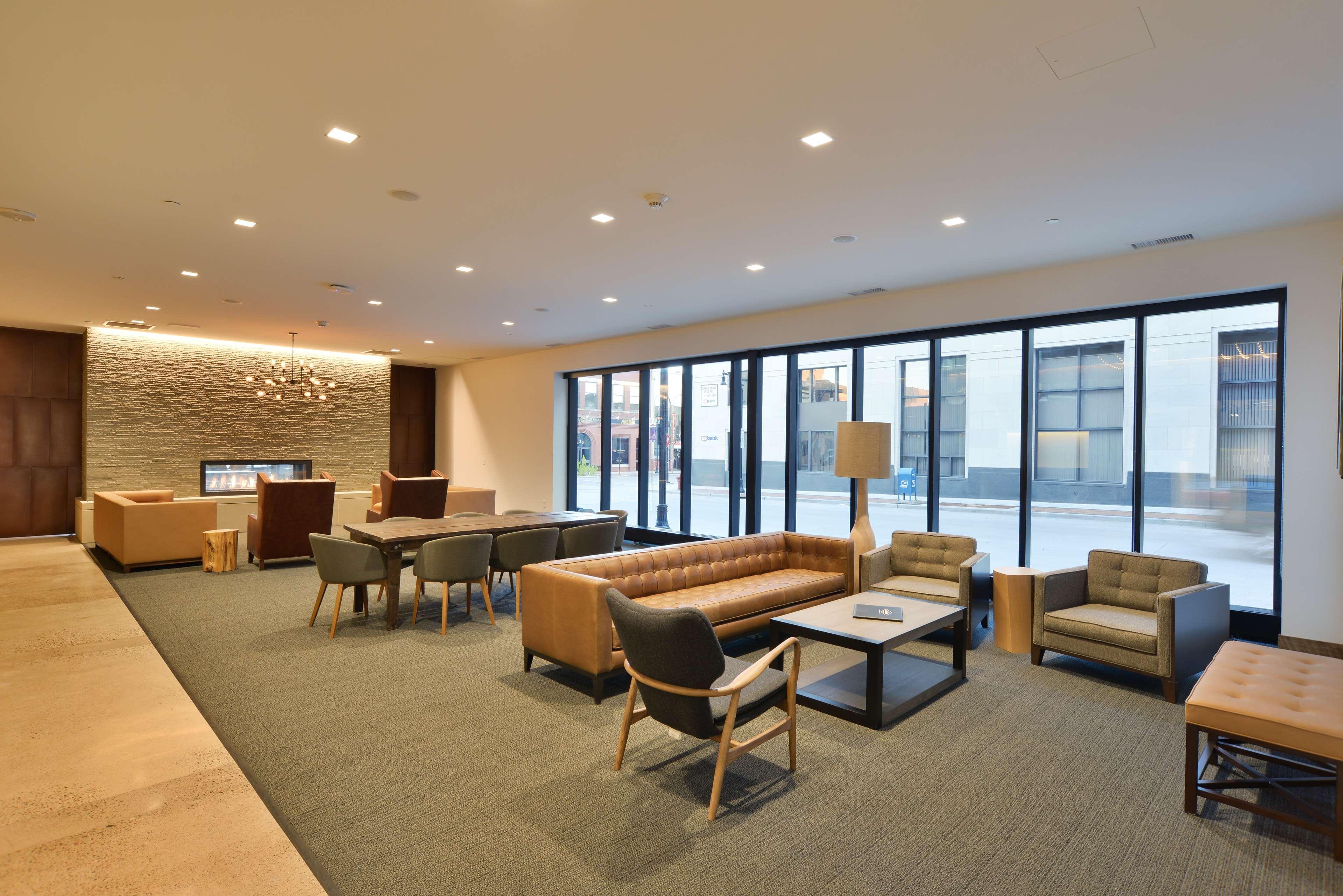 Vista Lobby The Lismore Eau Claire - a DoubleTree by Hilton