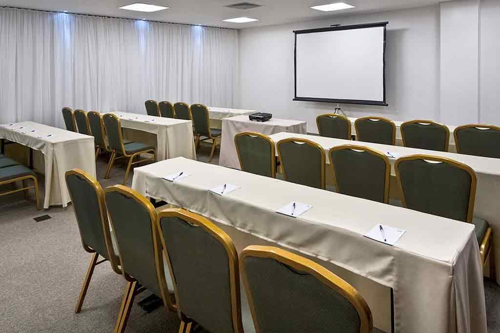 Centro de Negocios Summit Suítes Hotel Santos
