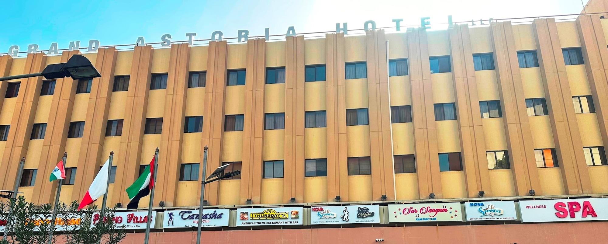 Varios Grand Astoria Hotel