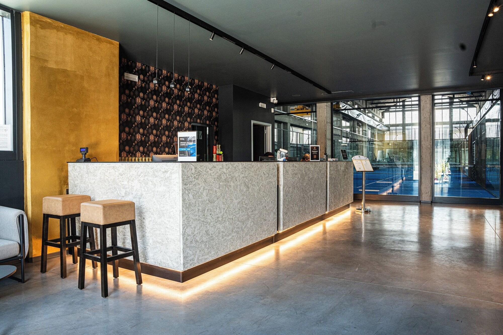 Vista Lobby Como Hills Hotel