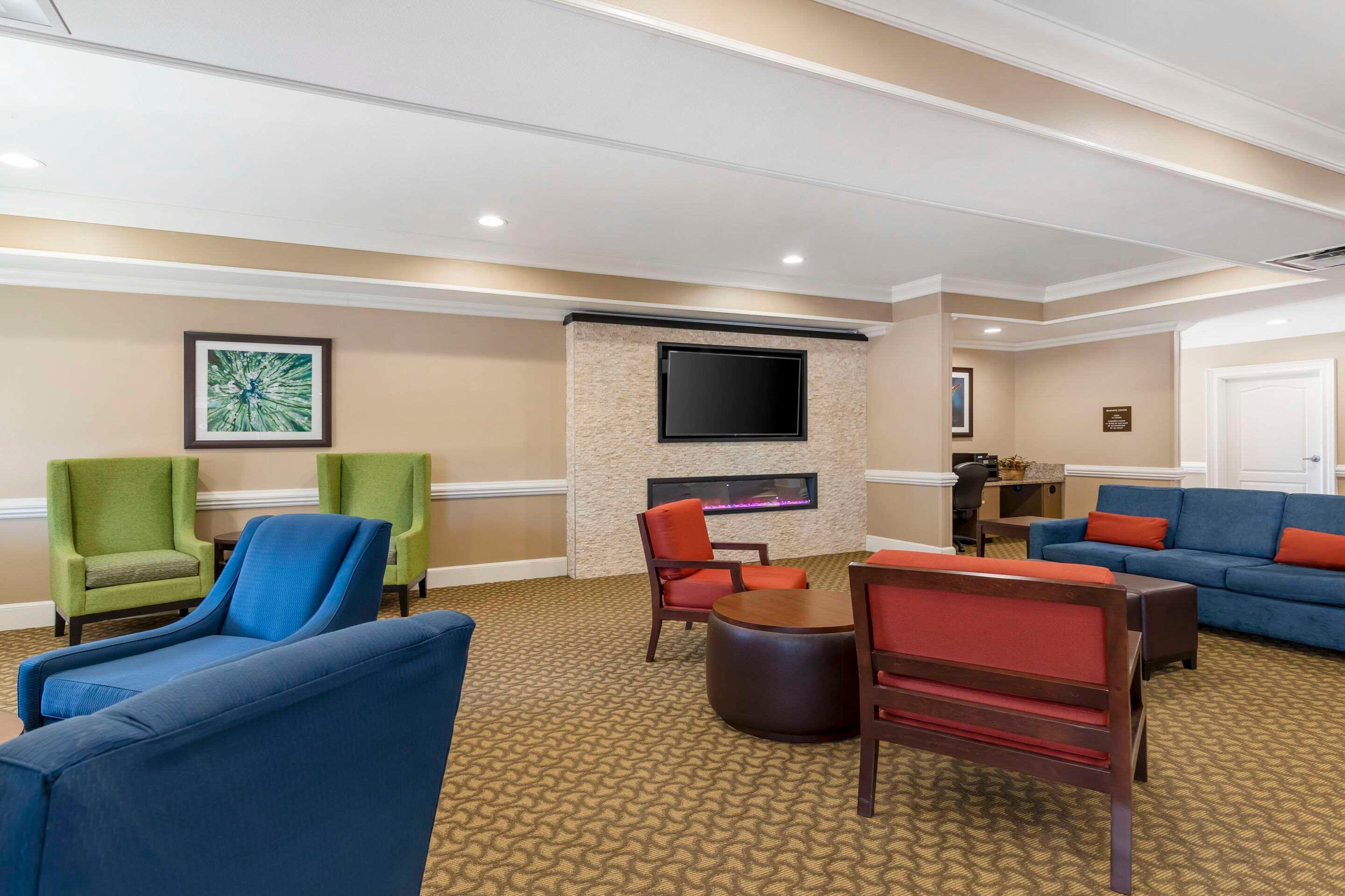 Vista Lobby Comfort Inn & Suites Tifton