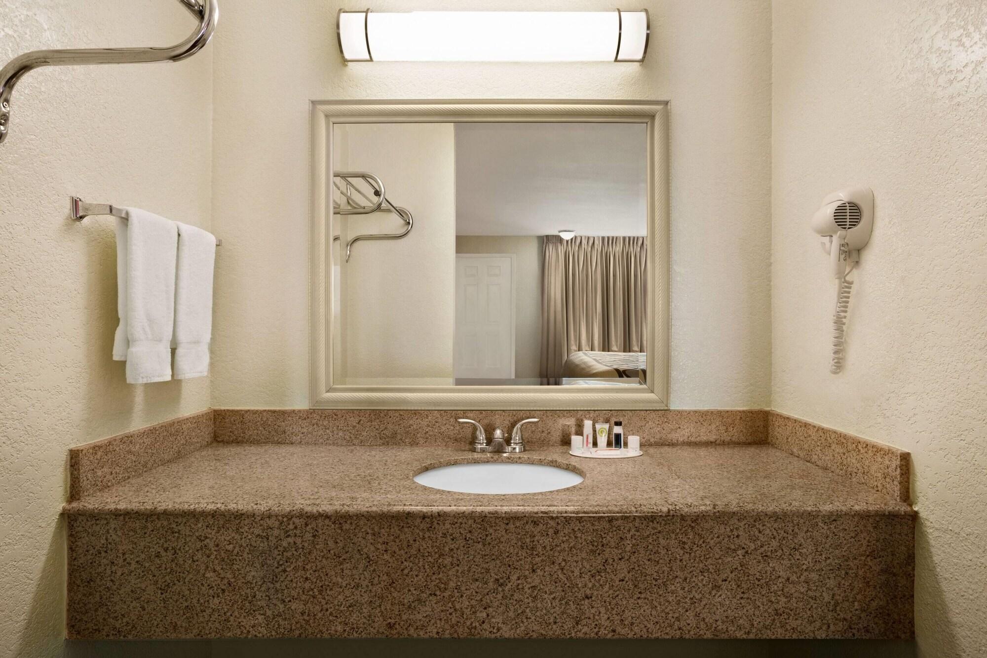 Equipamiento de Habitación Super 8 by Wyndham Corsicana