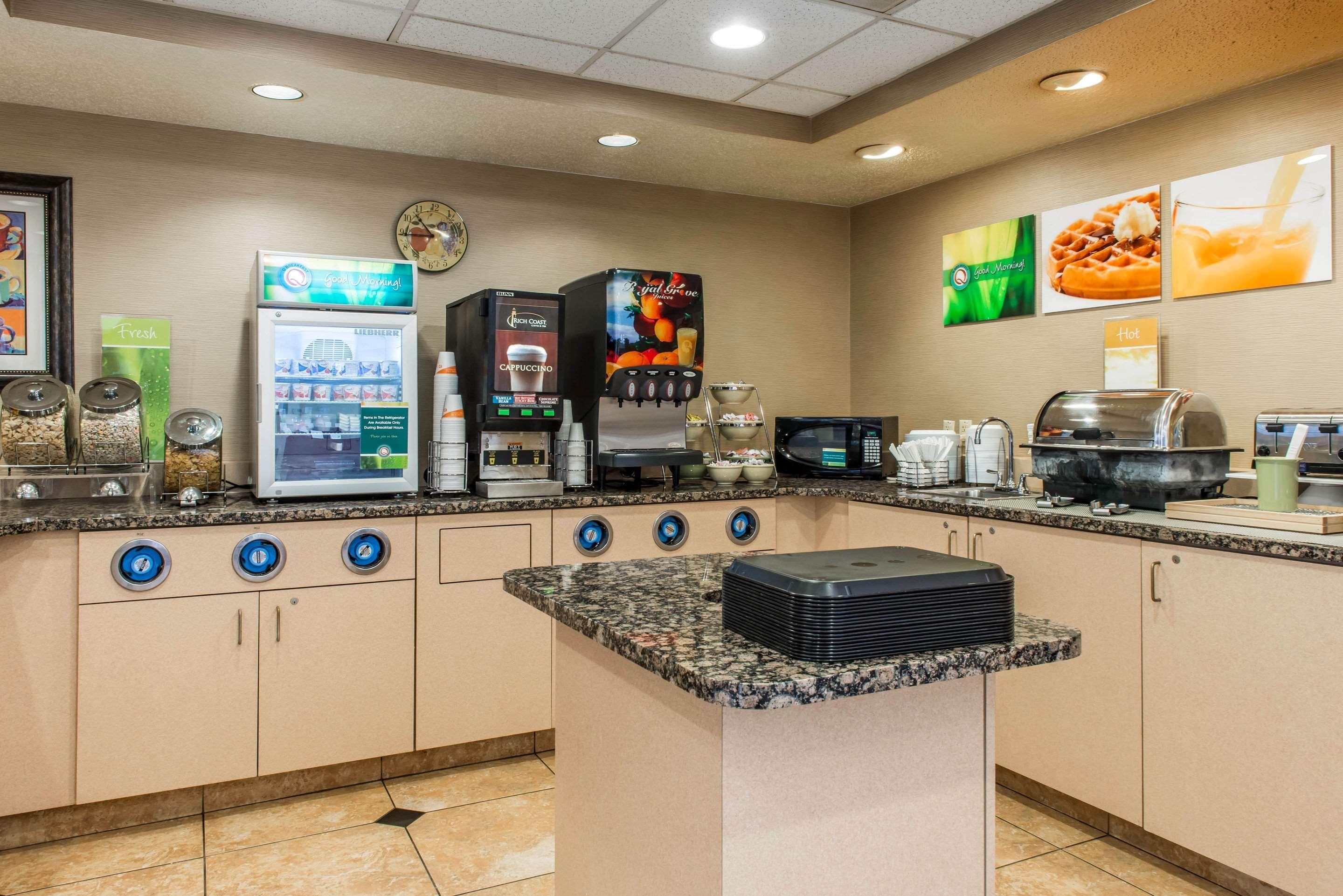 Restaurant Comfort Inn & Suites Johnstown - Richland Town Center