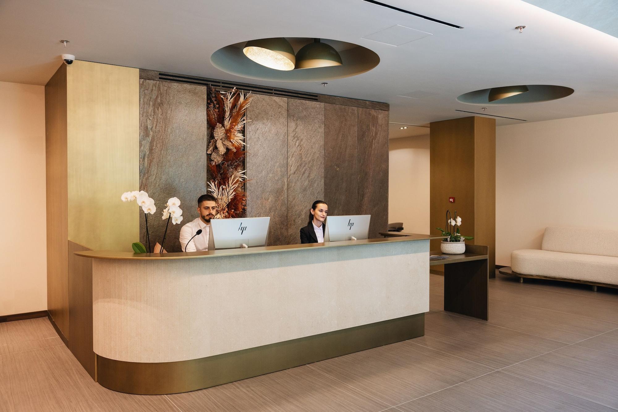 Vista Lobby Grand Duka Hotel & Spa