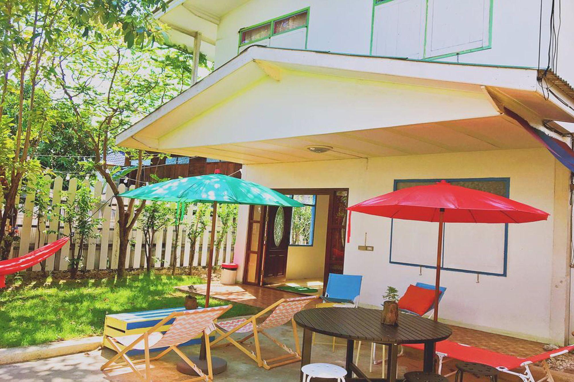 Varios Hush Hush Cabiner - Hostel