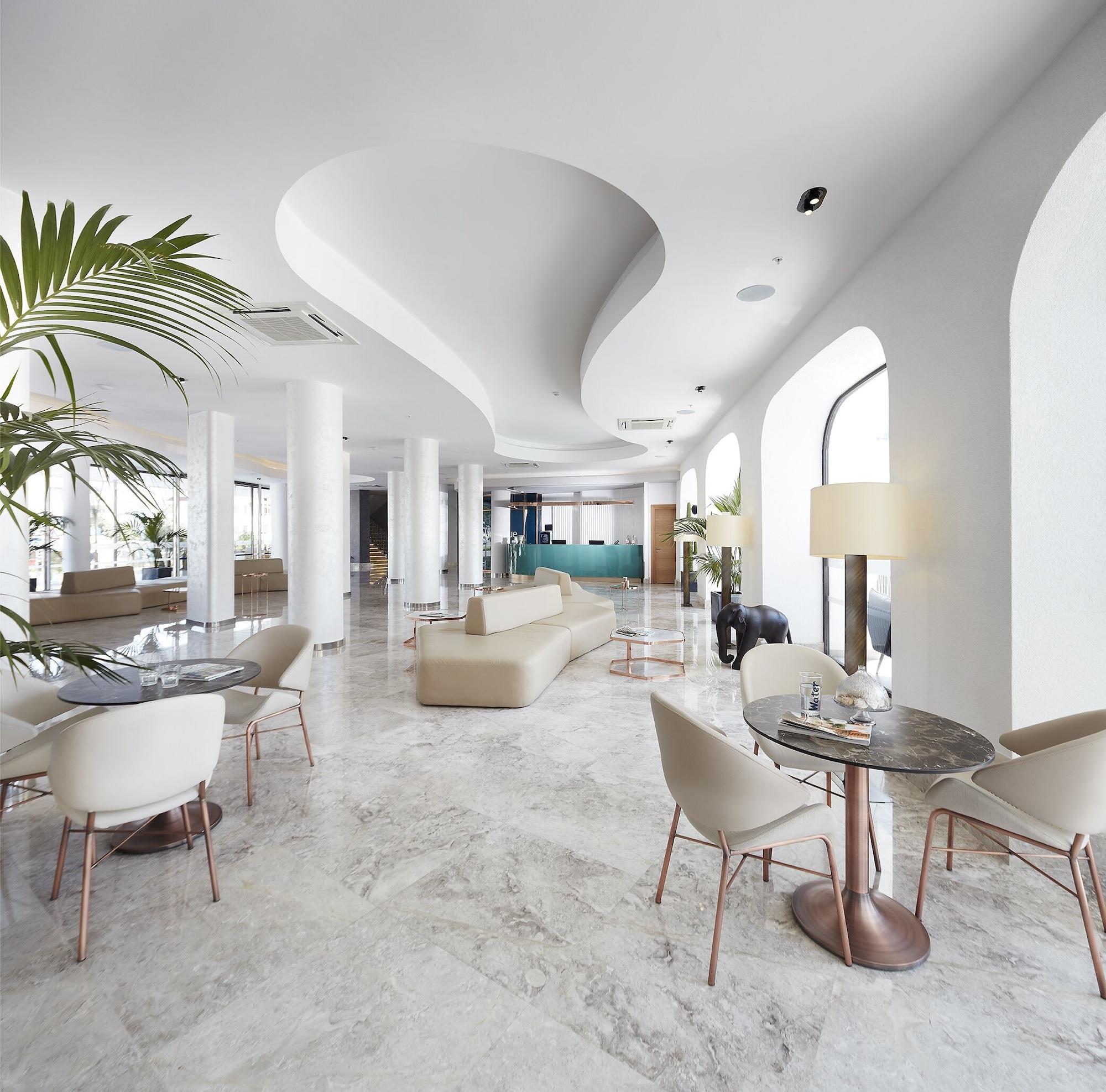 Vista Lobby Lalila Blue Suites