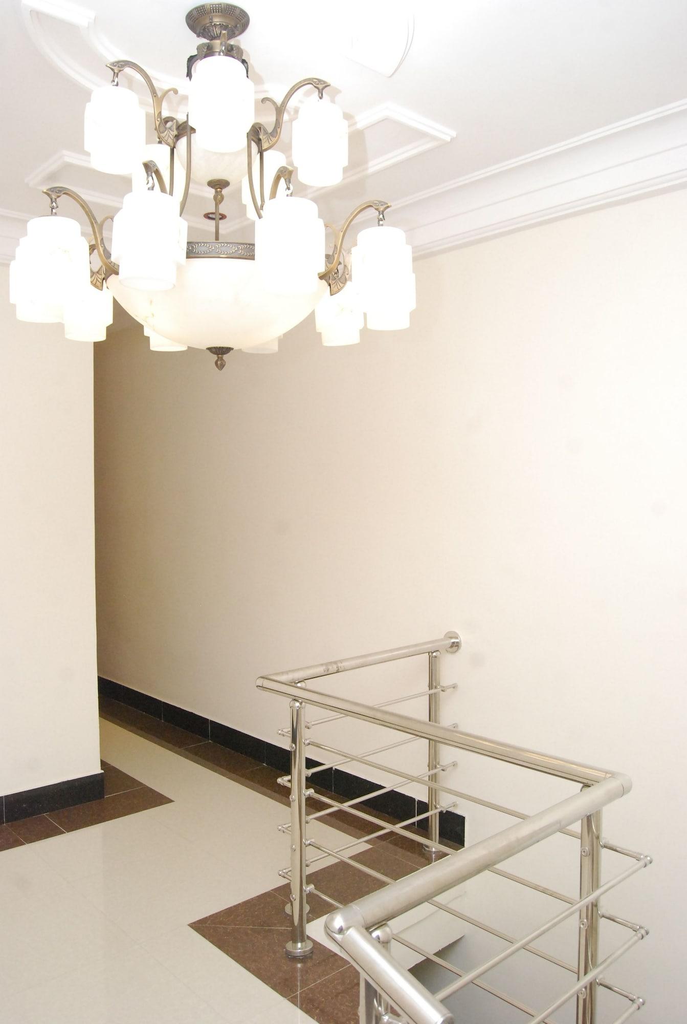 Varios Grandbee Apartment and Residence