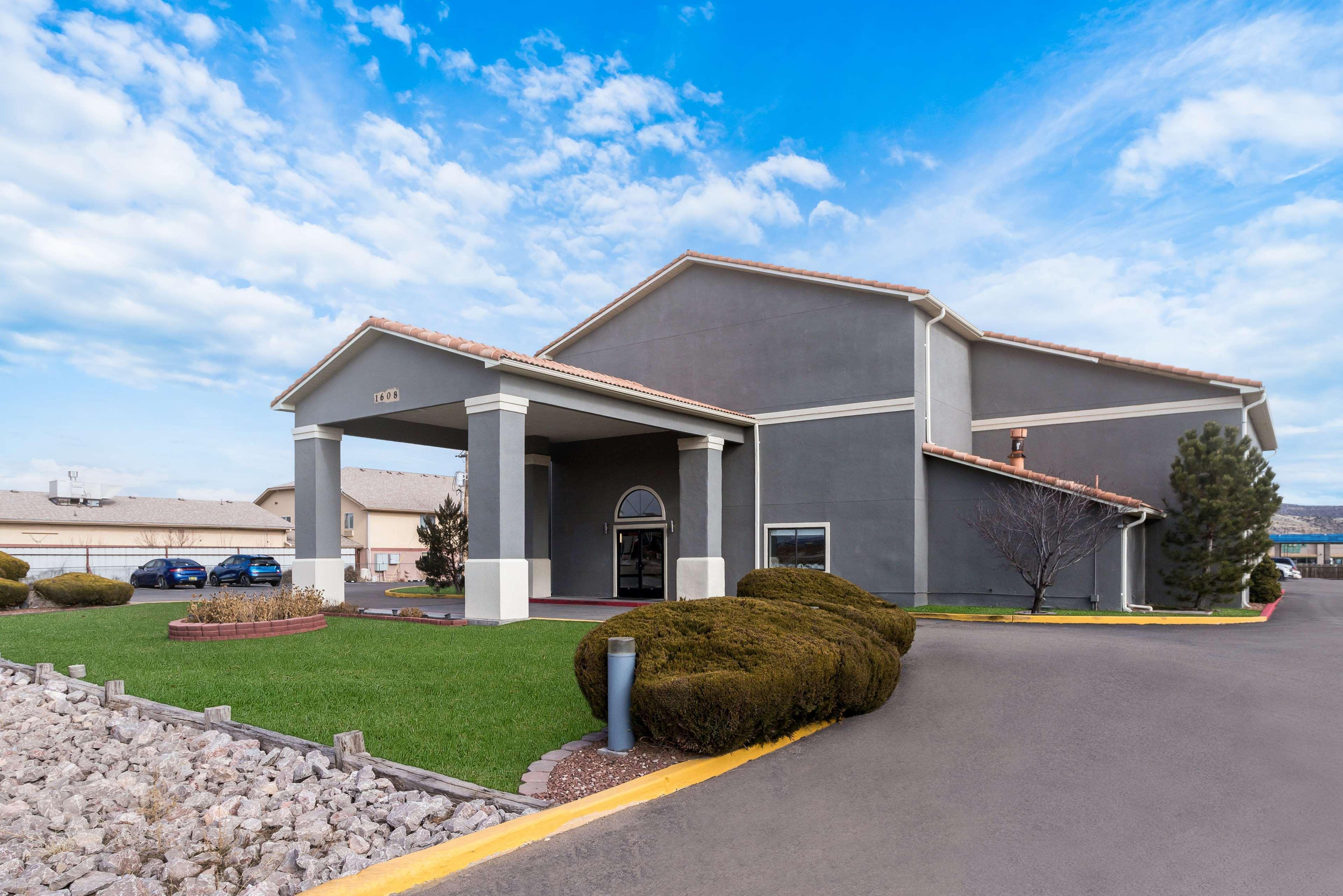 Vista Exterior SureStay Hotel by Best Western Grants
