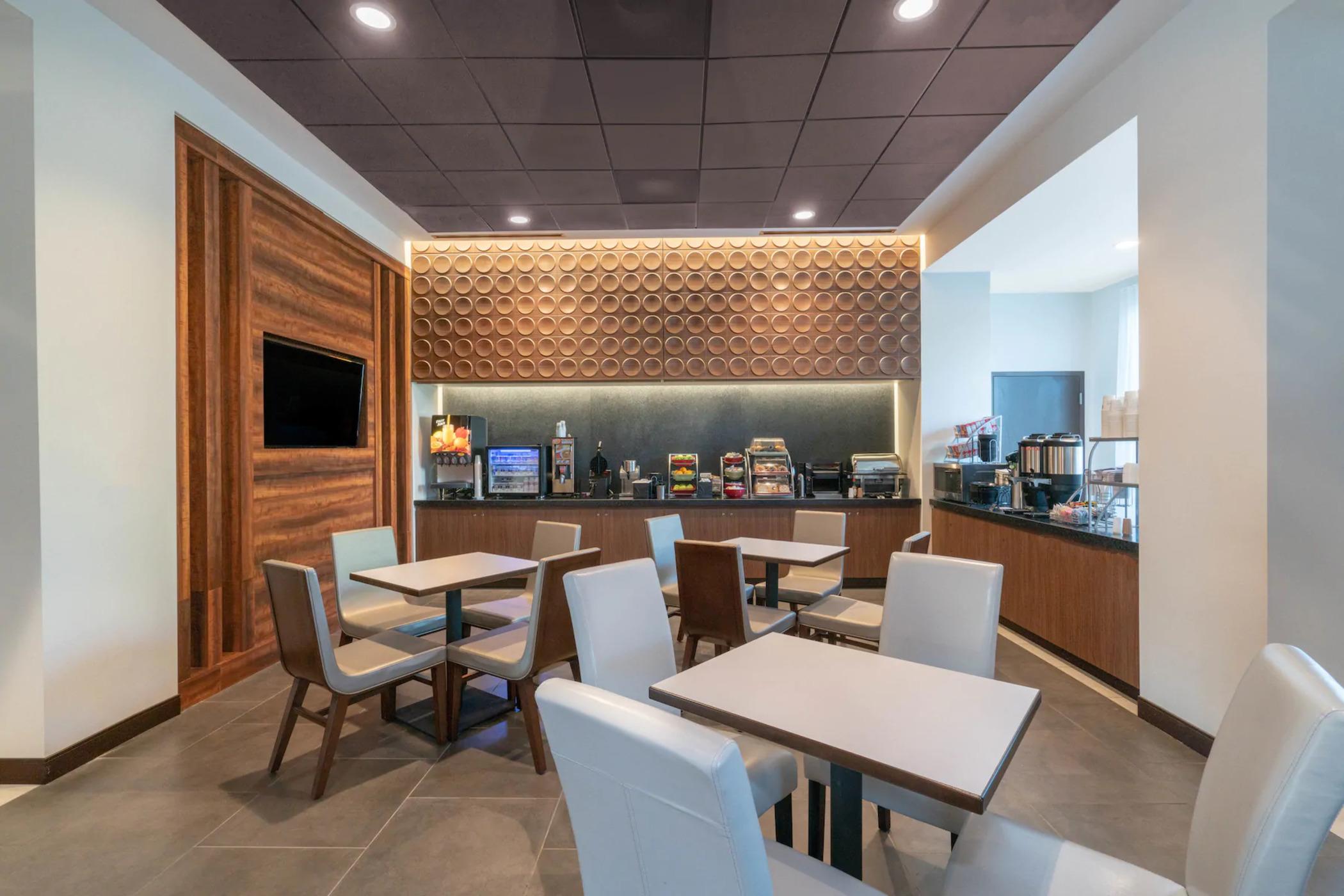 Restaurant Hampton Inn by Hilton Nashville Airport Century Pl