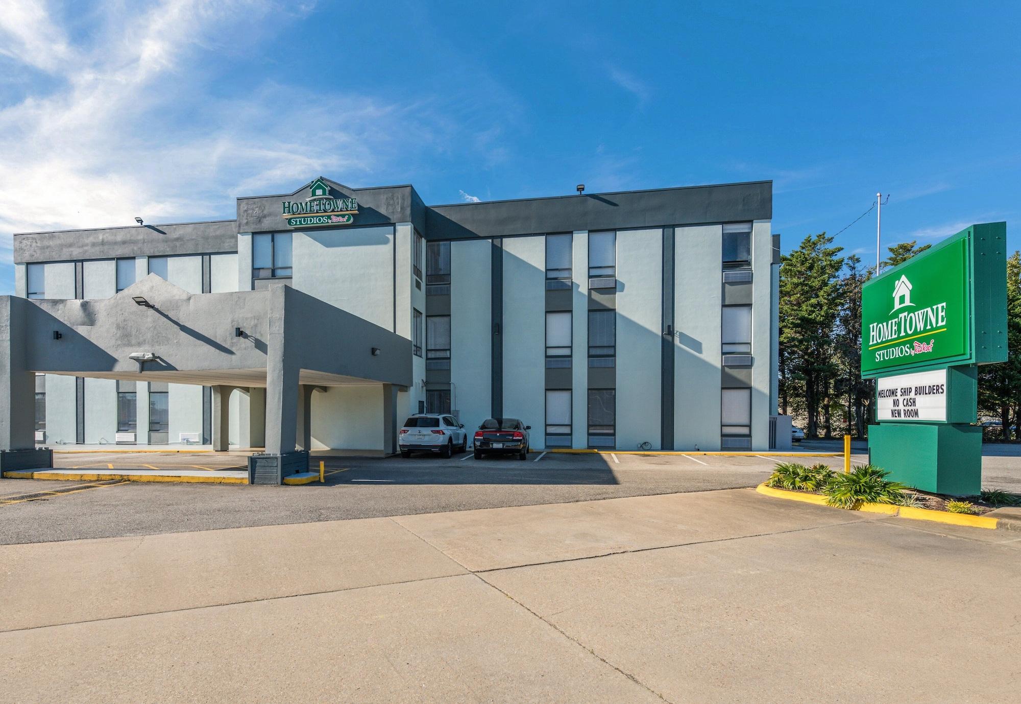 Vista Exterior HomeTowne Studios By Red Roof Newport News – Hampton West
