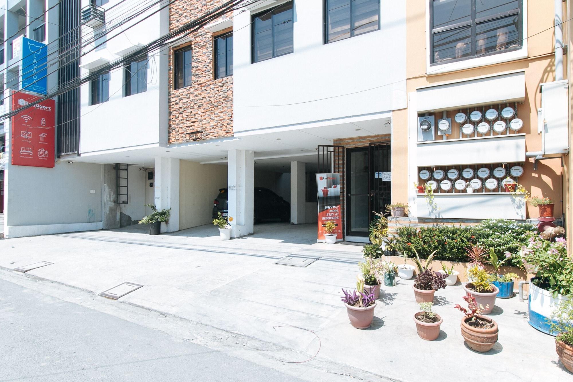 Vista Exterior RedDoorz @ DBuilders Rooms Ph2 Taguig