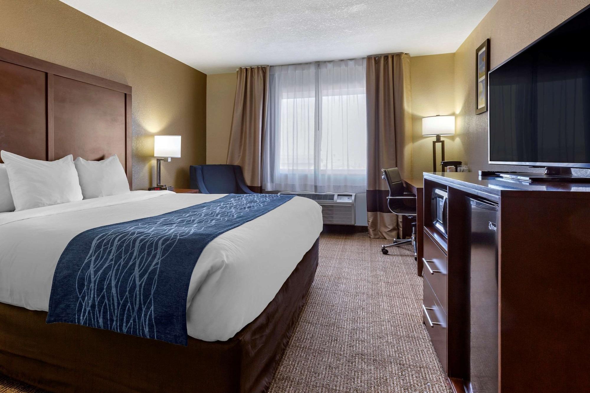 Varios Comfort Inn & Suites Alameda at Albuquerque Balloon Fiesta Park