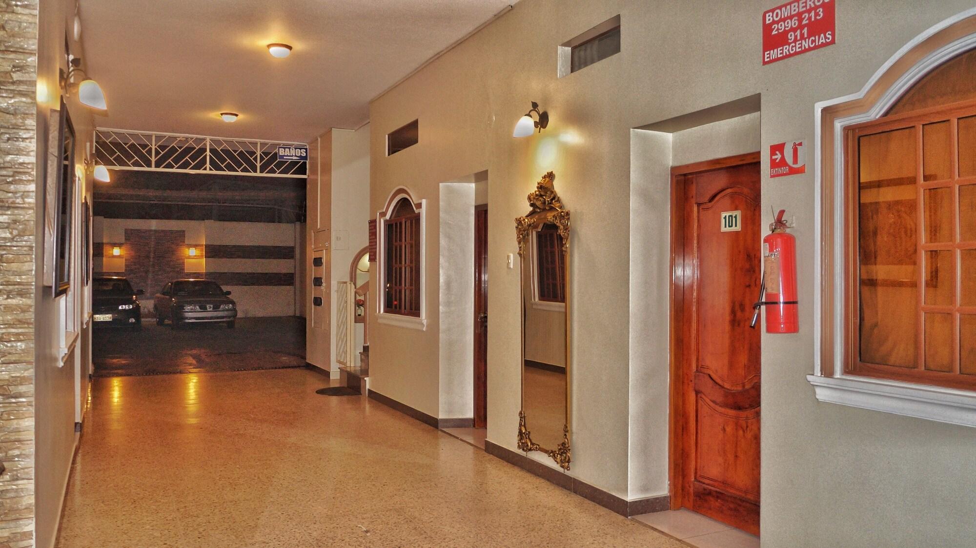 Varios Vallejo Hotel
