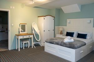 Alojamiento - The Clarendon Hotel