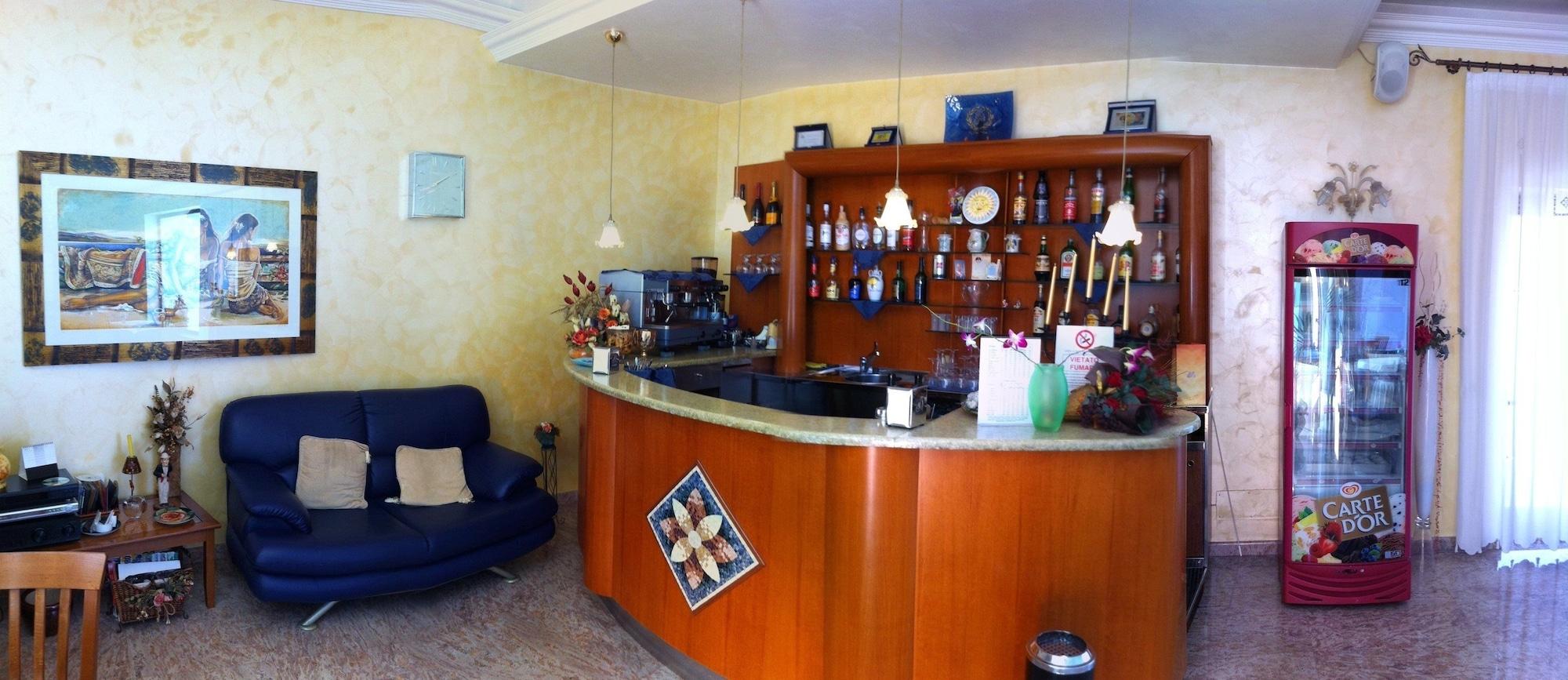 Bar/Salón Cordial Hotel