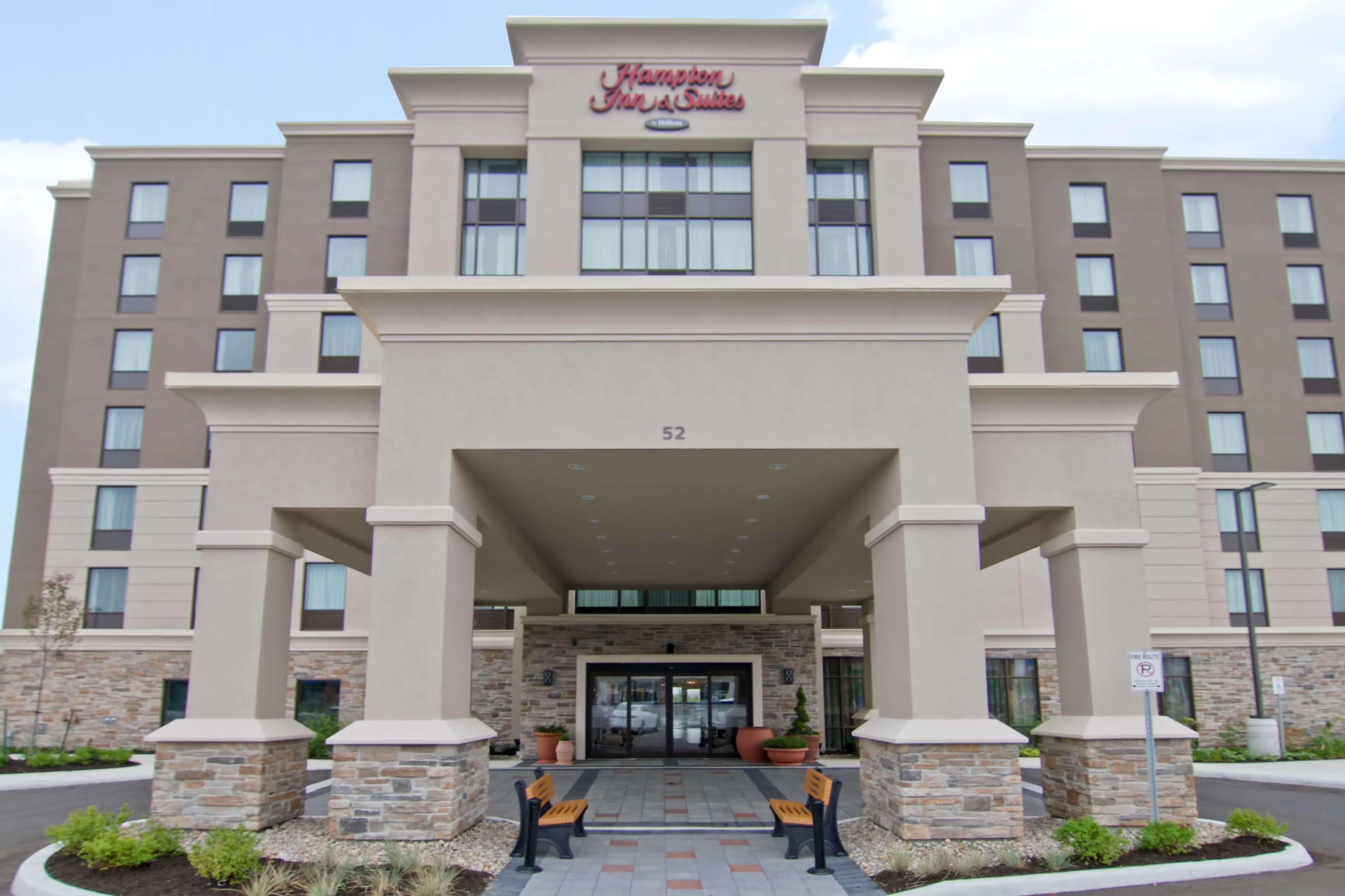 Vista Exterior Hampton Inn & Suites by Hilton Toronto Markham