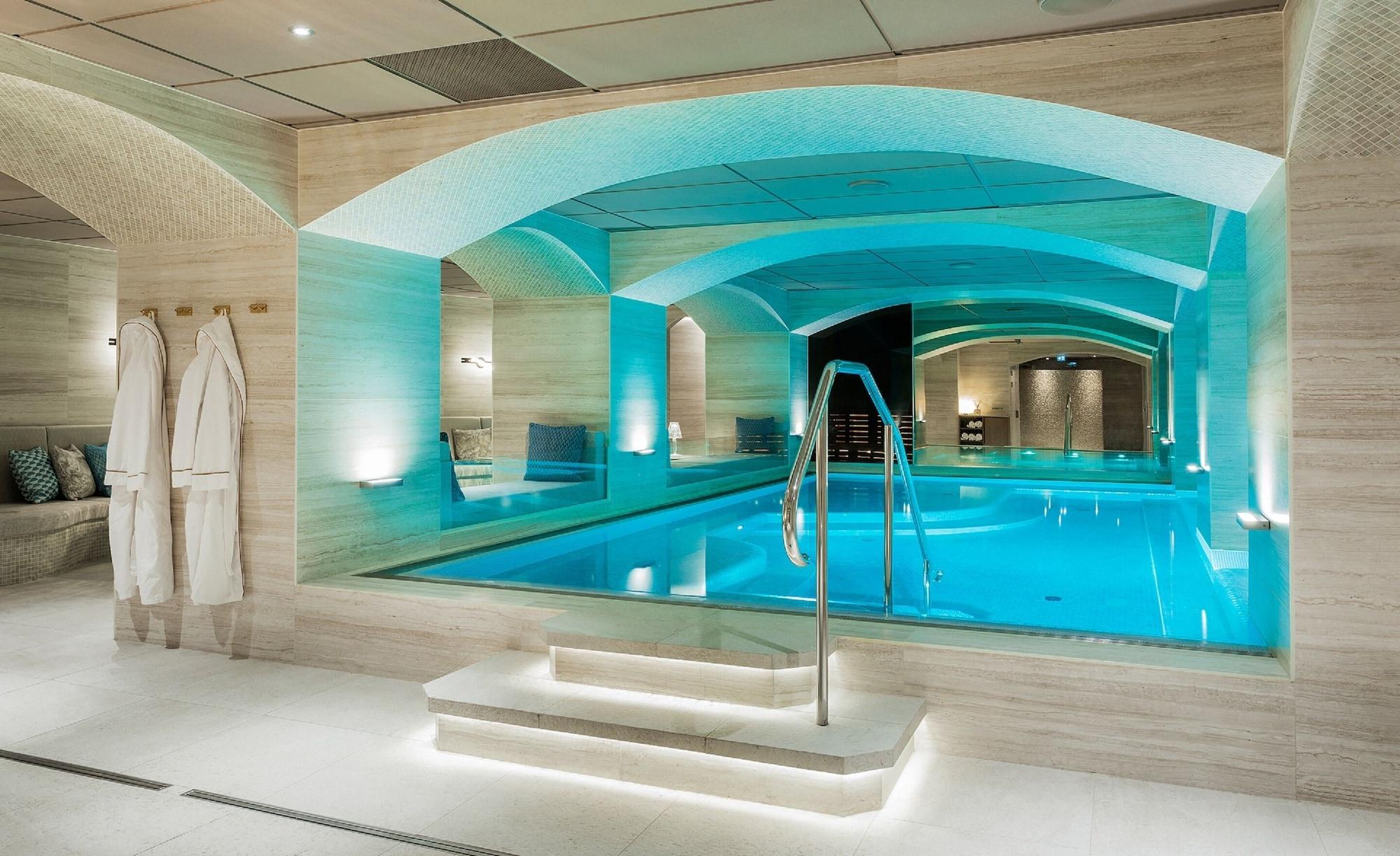 Vista Piscina Apartments at Hotel Riverton