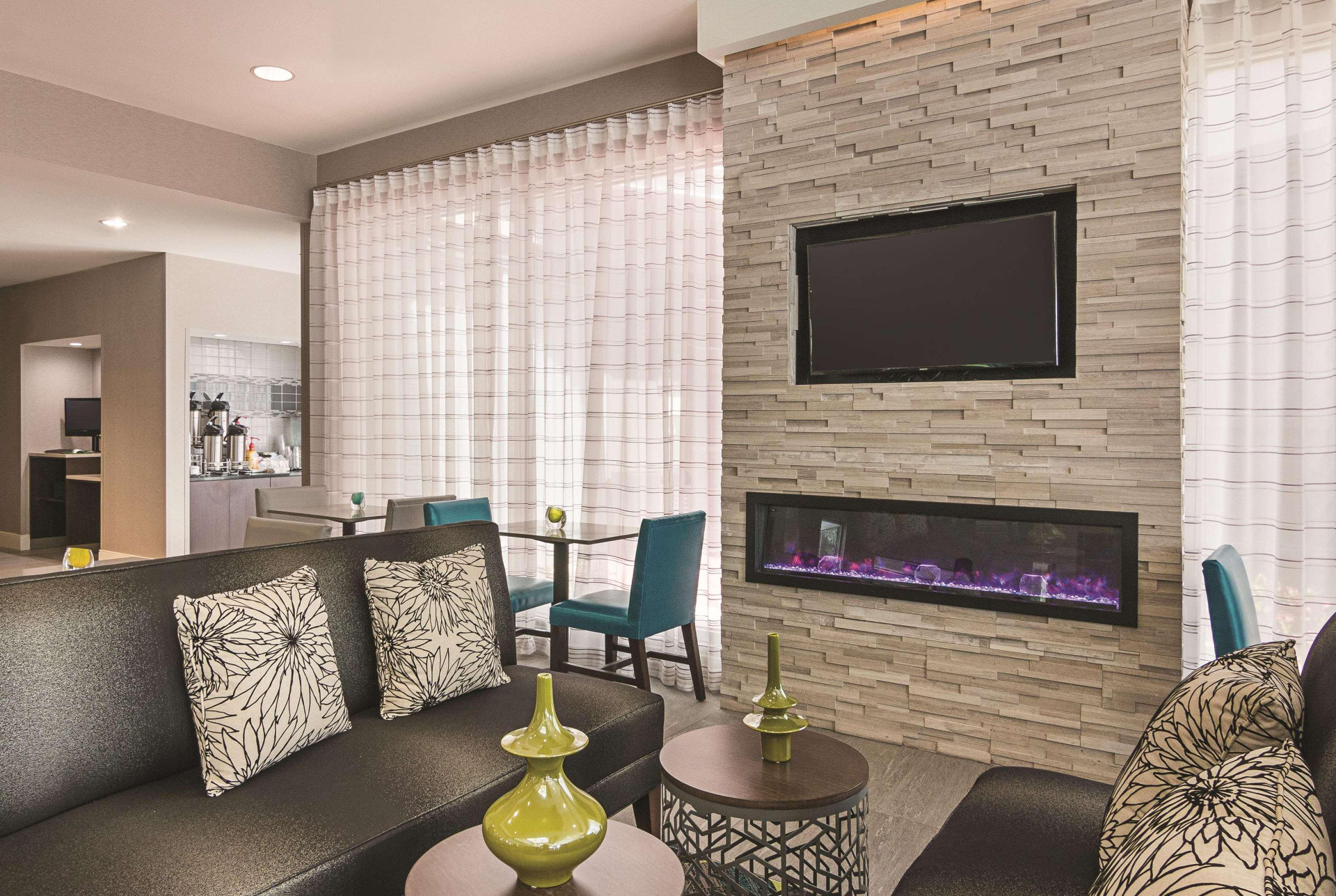 Vista Lobby La Quinta Inn & Suites by Wyndham Orlando UCF