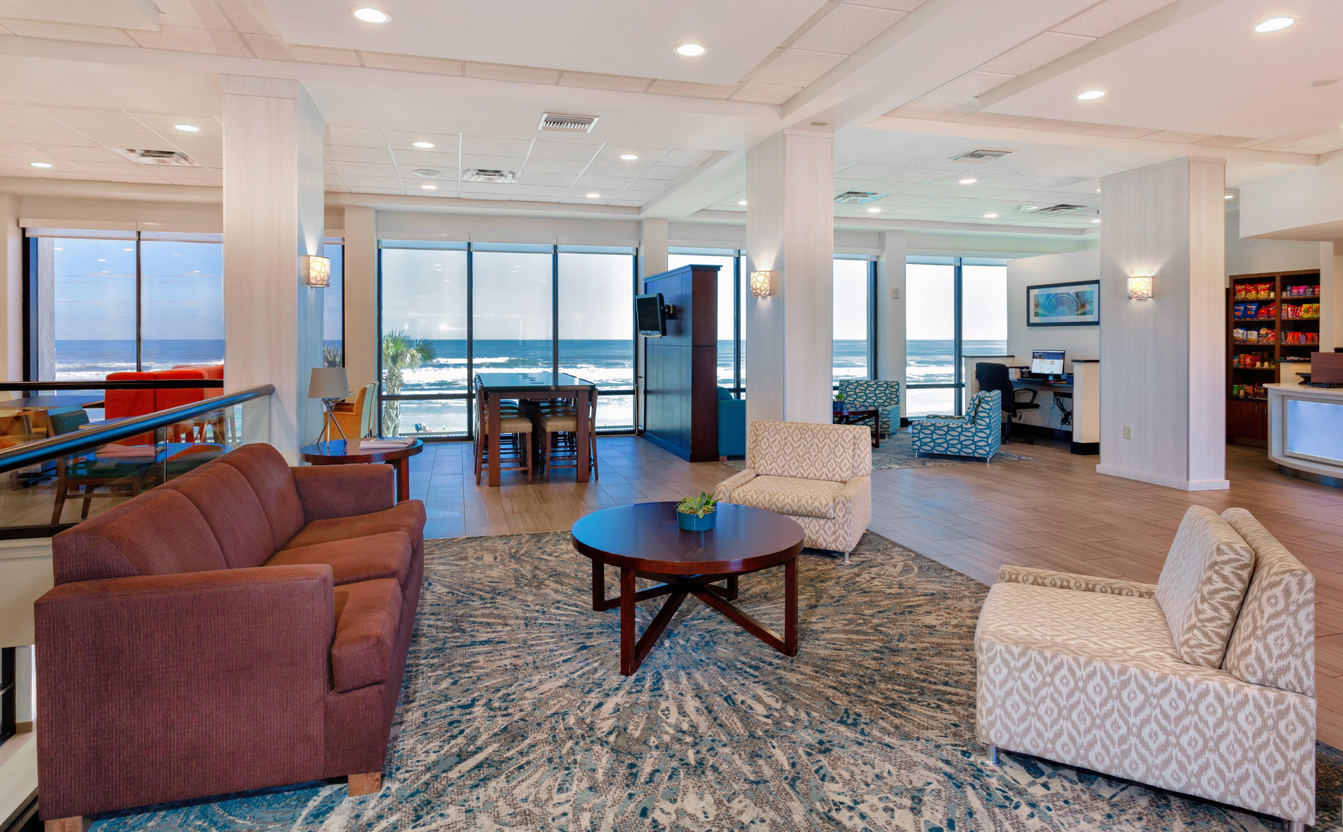 Vista Lobby Holiday Inn Express & Suites Oceanfront by IHG