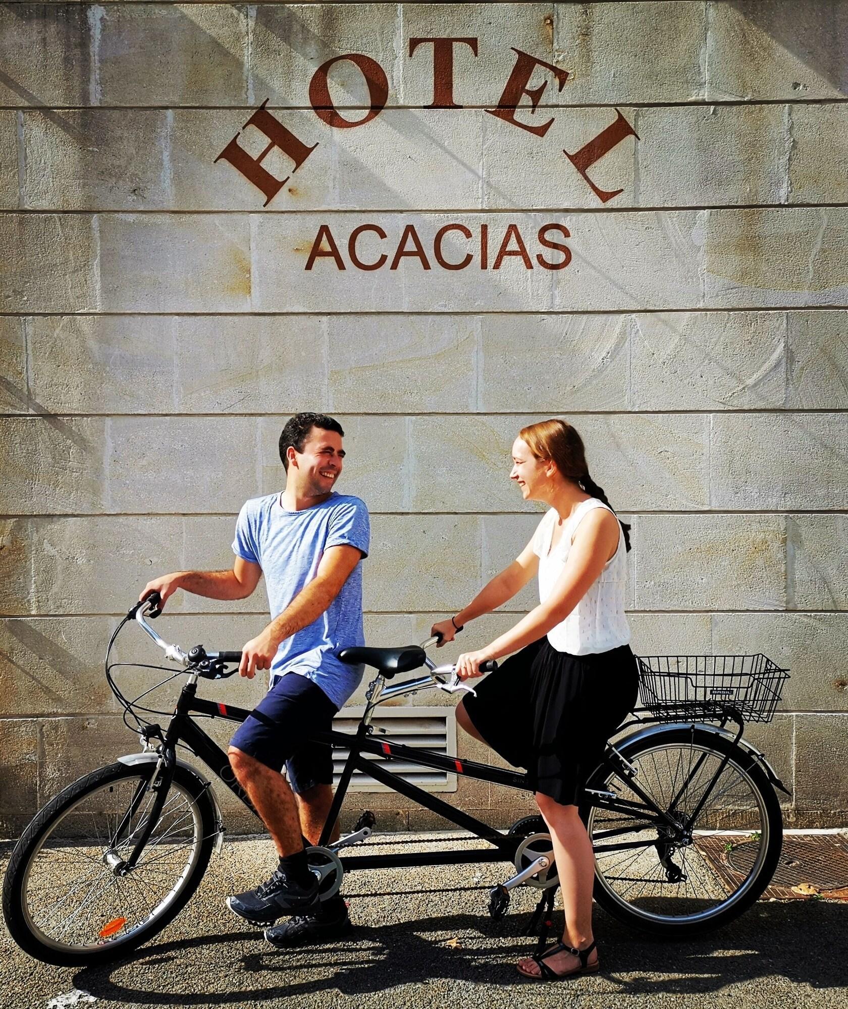 Instalaciones Recreativas Brit Hotel Acacias
