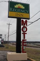 Alojamiento - Regency Inn