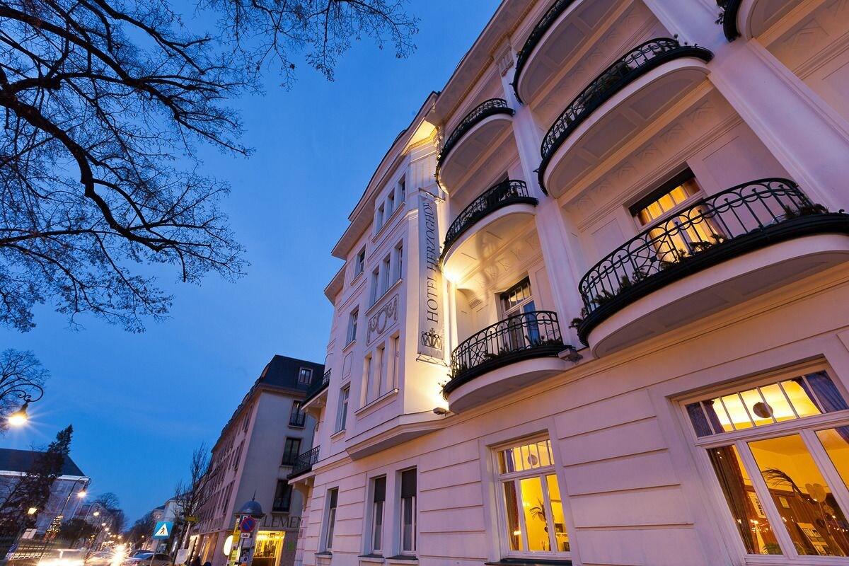 Vista Exterior Hotel Herzoghof