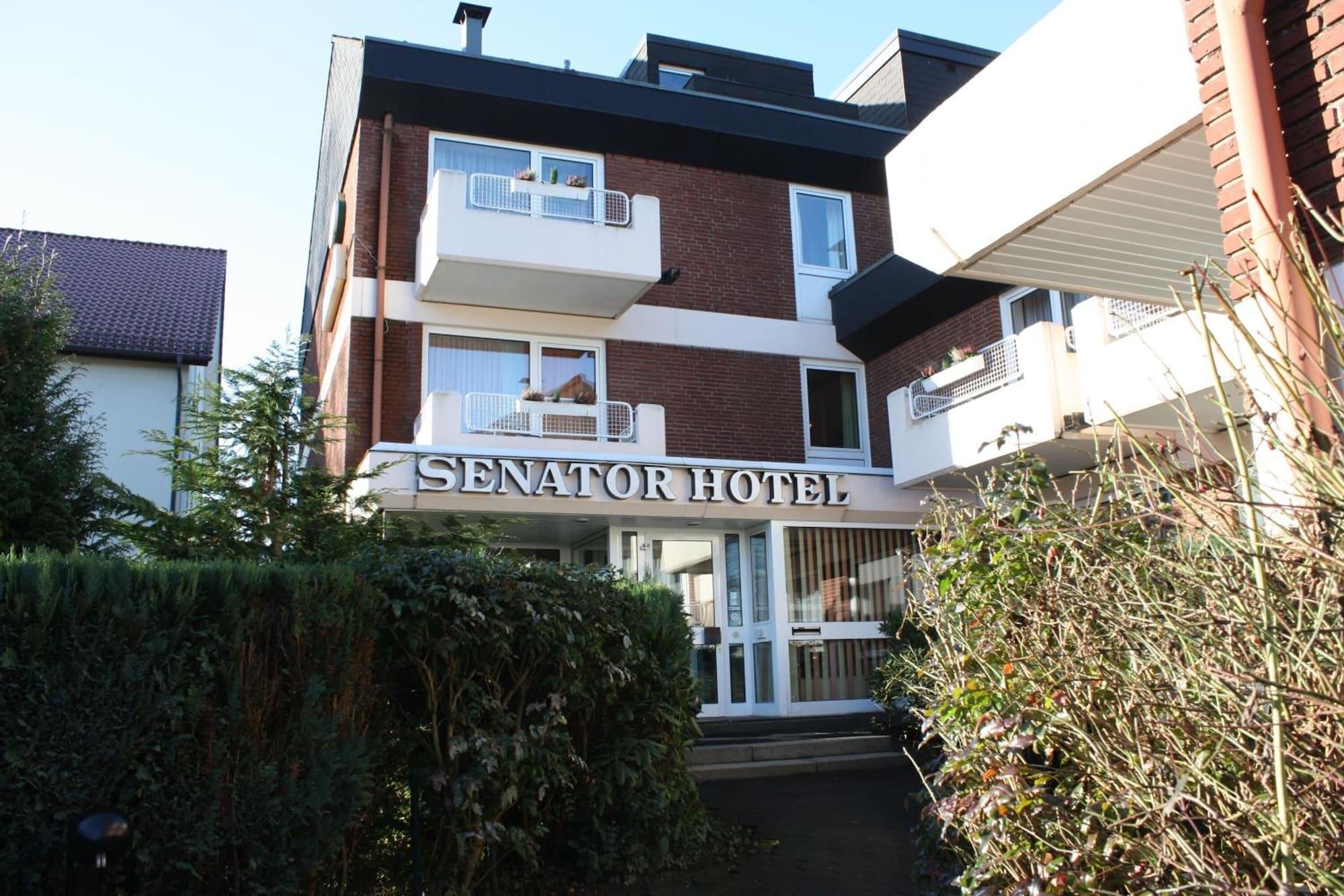 Vista Exterior Senator Hotel