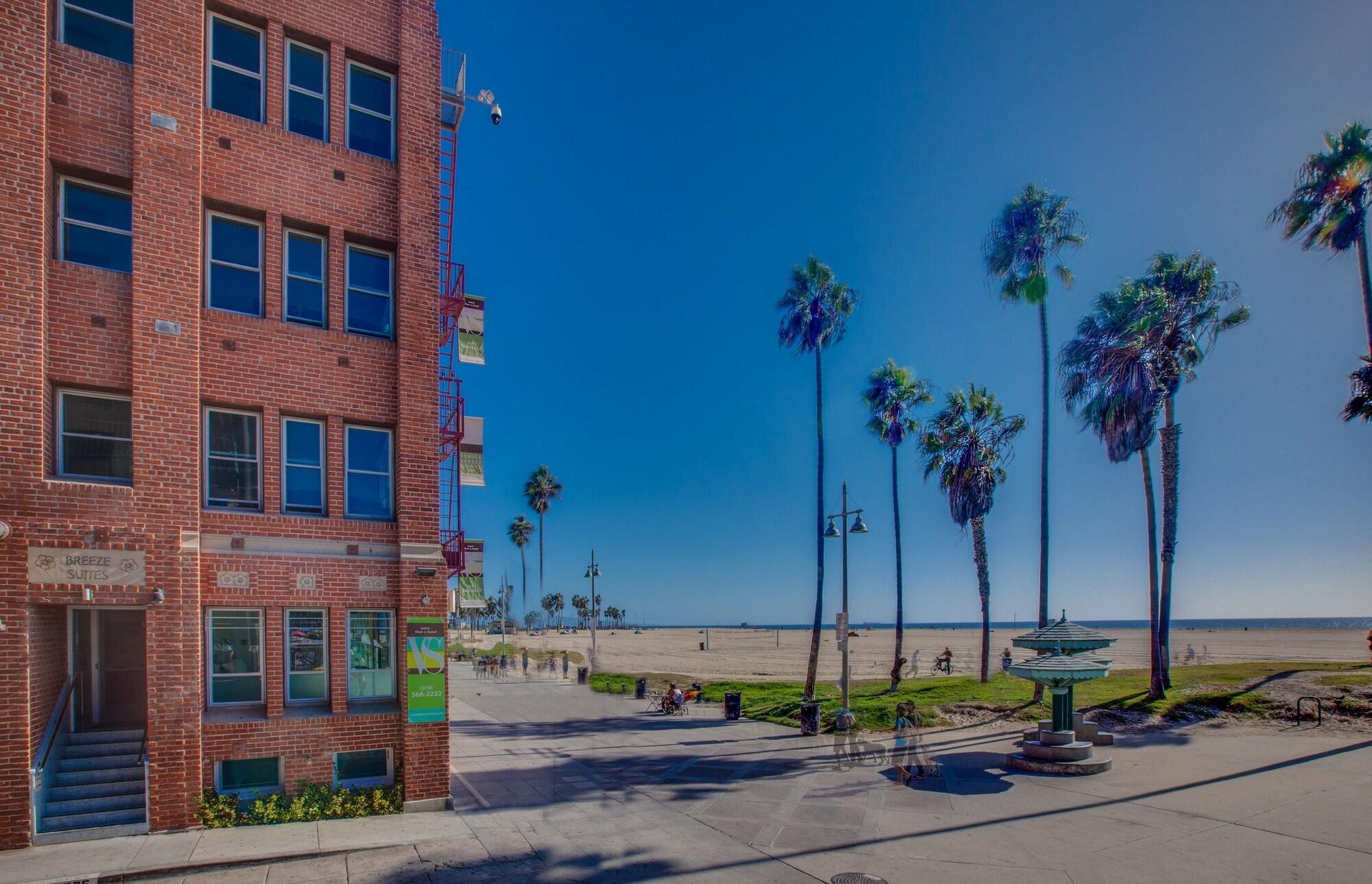 Vista Exterior Venice Breeze Suites