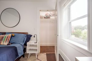 Alquiler Vacacional - Spacious 1-bedroom apartment on quiet block close to NYC in Jersey City.
