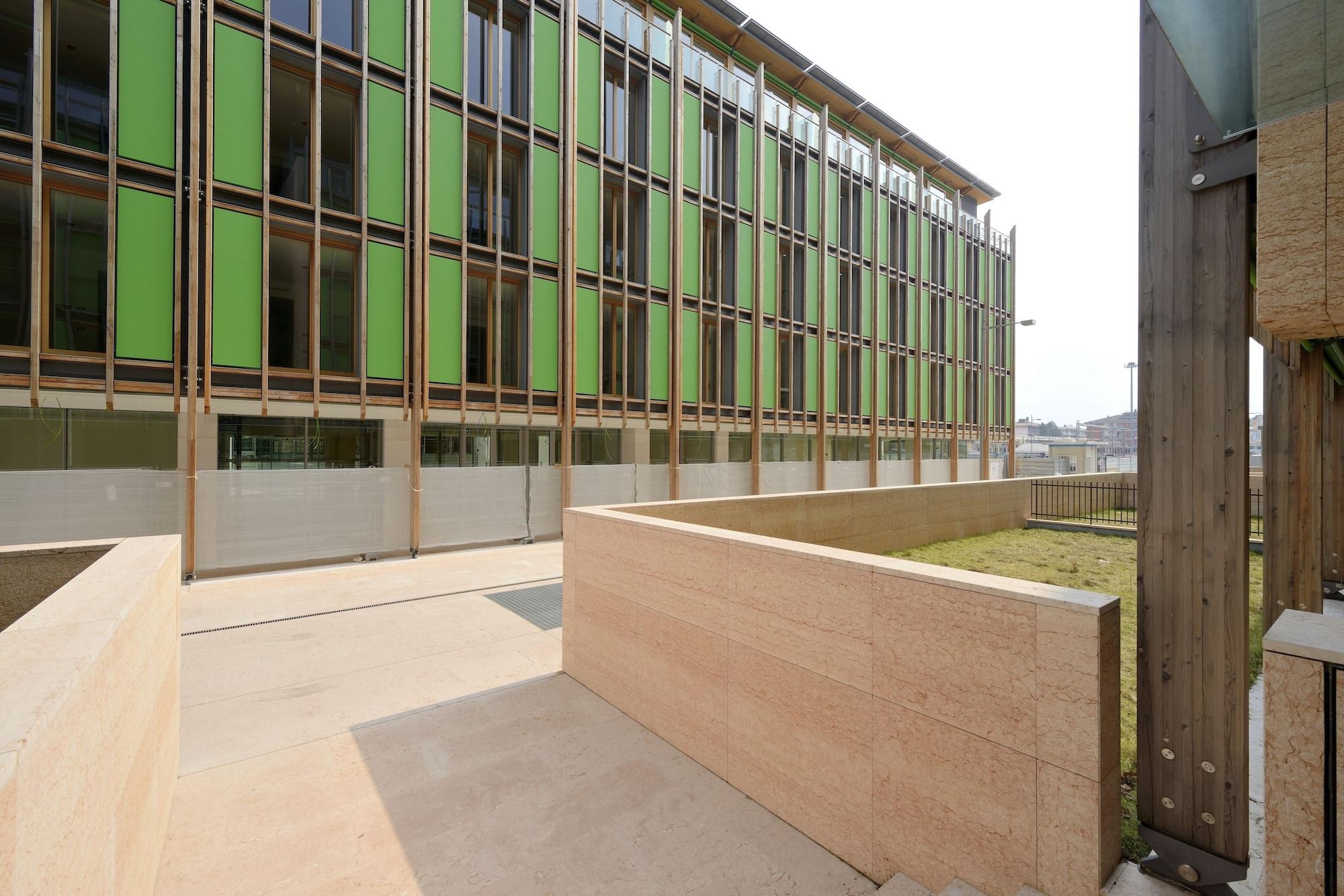 Vista Exterior NH Trento