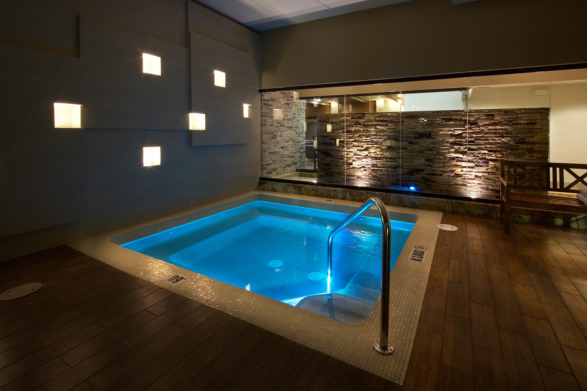 Vista Piscina Staybridge Suites Chihuahua by IHG
