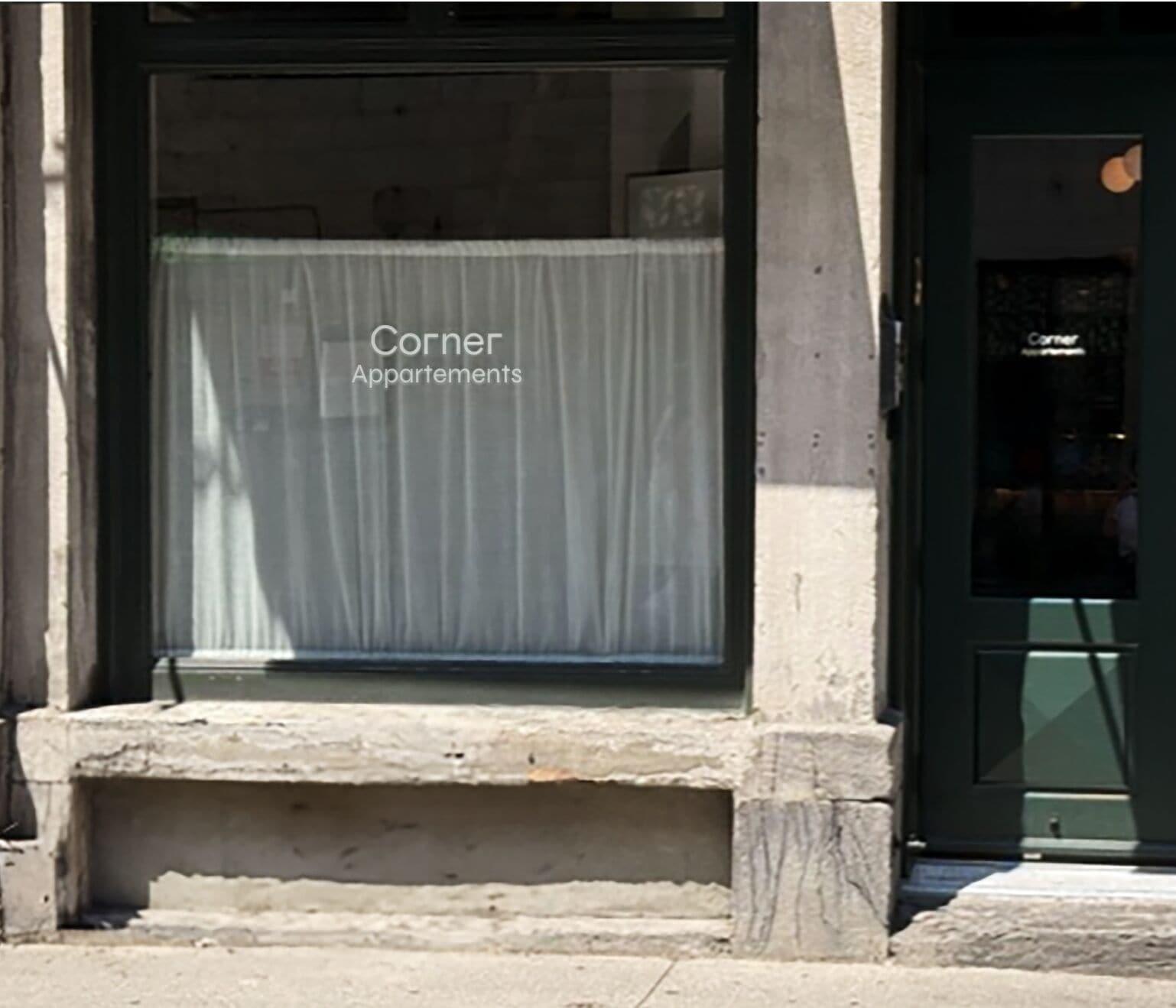 Vista Exterior Corner Apartments