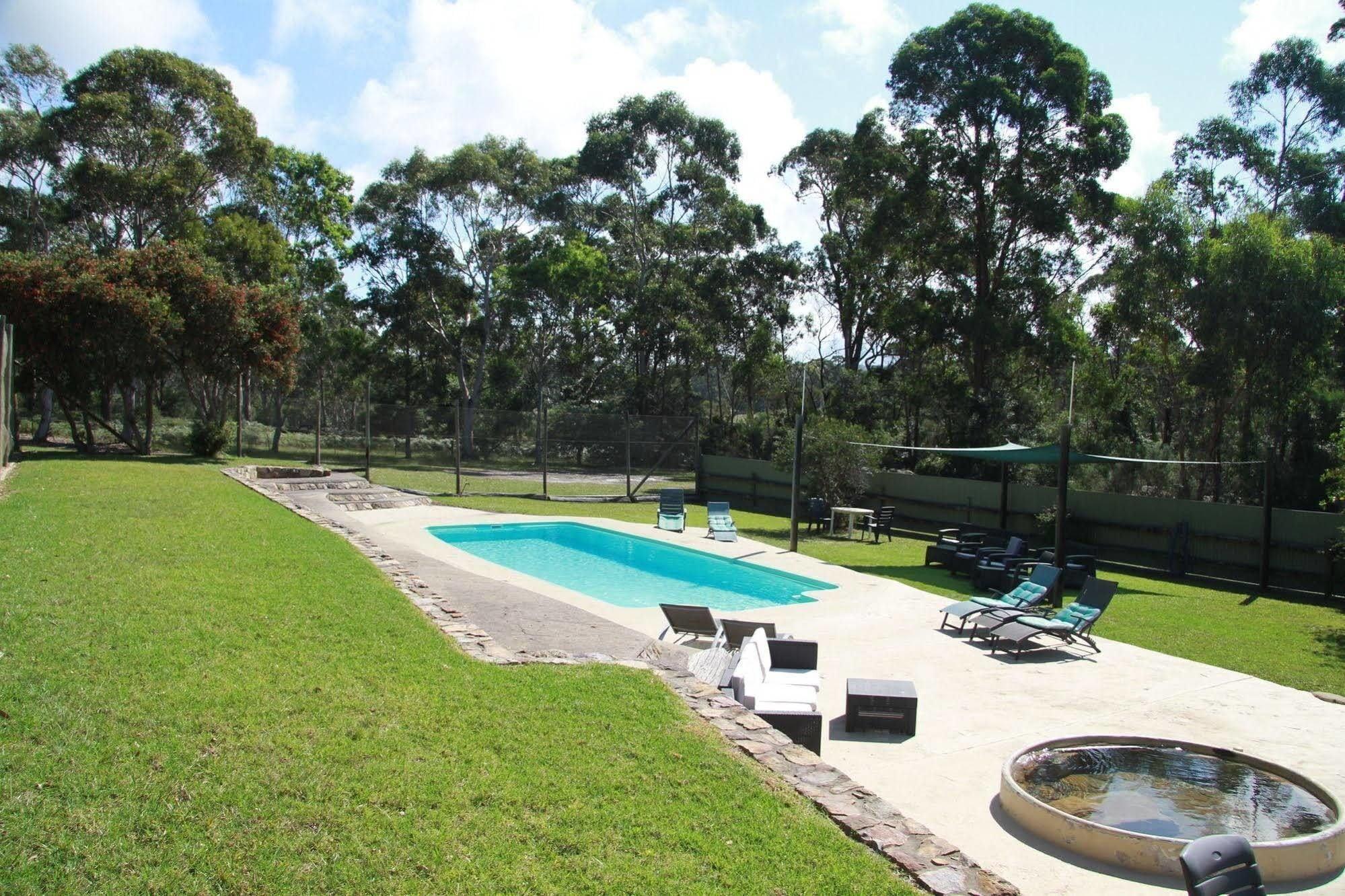 Vista Piscina Woodbine Park Eco Cabins