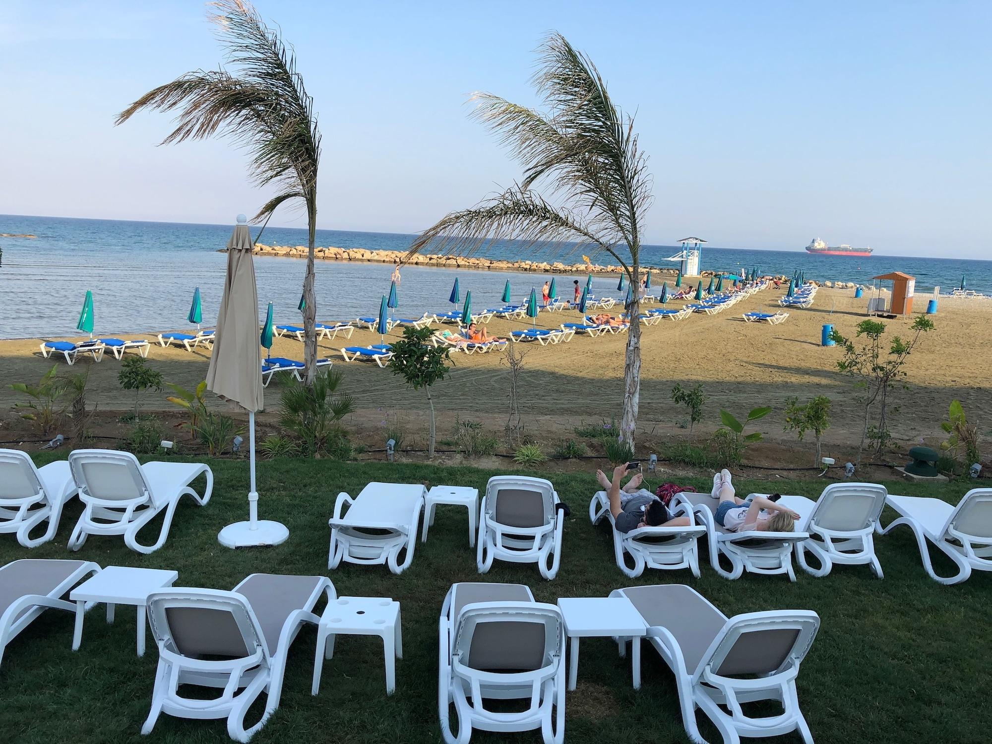 Playa Long Beach Gardens 1