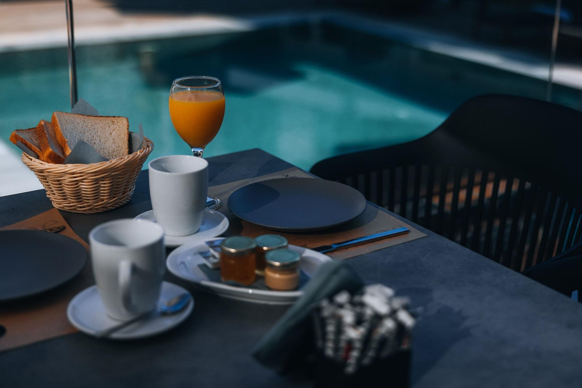 Restaurant Seascape Luxury Residences